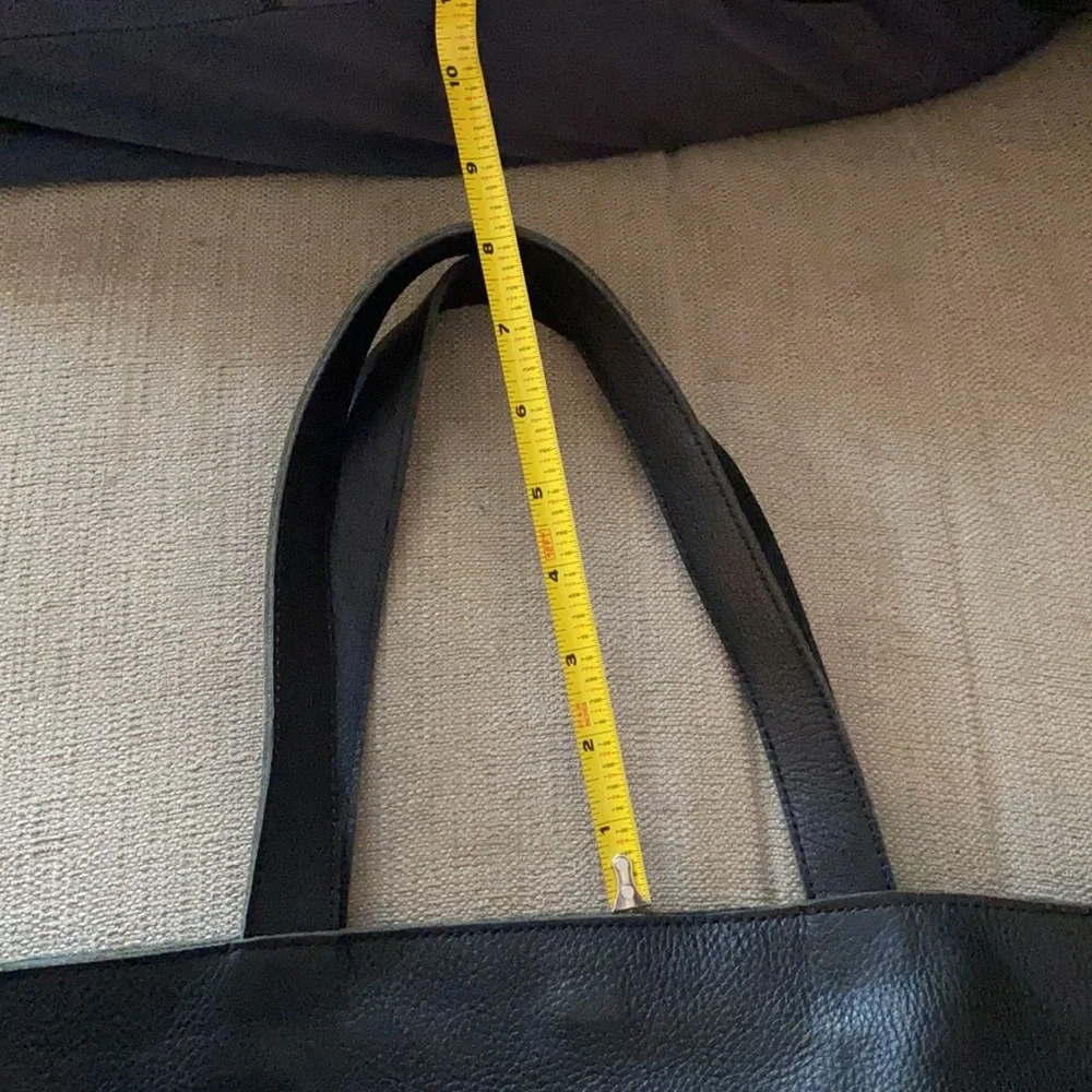 Black leather tote - Picture 7 of 11